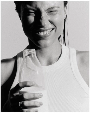 A cover of "almendro" cluster. The owner is haus.casacreativ. The cluster description is "leche a base de almendra /leche vegetal". The cluster consists of 9 elements.