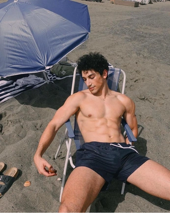 A cover of "SWIMWEAR" cluster. The owner is huugopereez. The cluster consists of 10 elements.