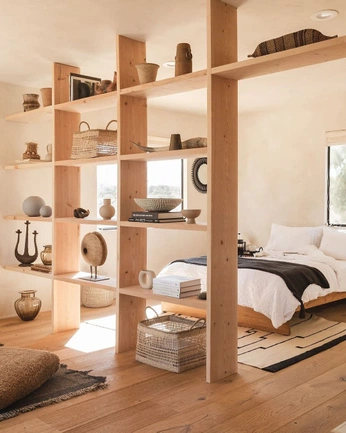 A cover of "Interior" cluster. The owner is kiarajo. The cluster consists of 3 elements.