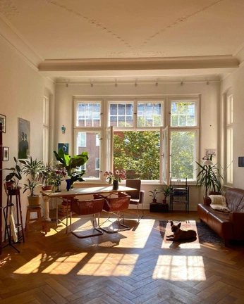 A cover of "house" cluster. The owner is shan.sa. The cluster consists of 6 elements.