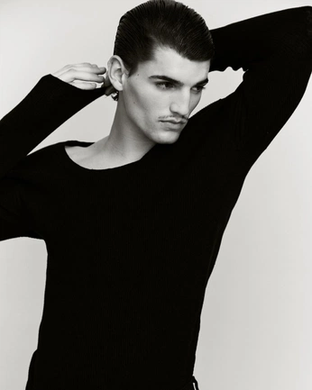 A cover of "Man port" cluster. The owner is dudacezario. The cluster consists of 13 elements.