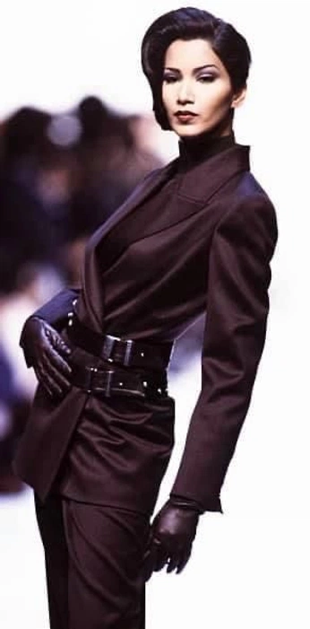 A cover of "fw25" cluster. The owner is sasha.sass. The cluster consists of 45 elements.