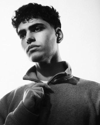 A cover of "Mitch" cluster. The owner is paulcrivera. The cluster consists of 6 elements.