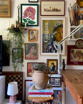 A cover of "Maximalist decor" cluster. The owner is t.pamela. The cluster consists of 18 elements.