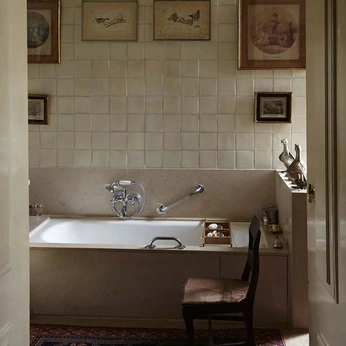 A cover of "BATH" cluster. The owner is x. The cluster consists of 69 elements.