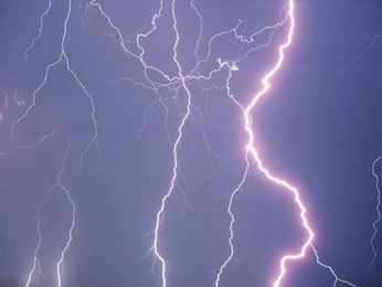 A cover of "👾🔮☂️💜" cluster. The owner is calisnotok. The cluster consists of 6 elements.