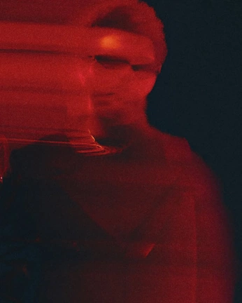 A cover of "portrait" cluster. The owner is carlosr. The cluster description is "motion and shadow". The cluster consists of 31 elements.