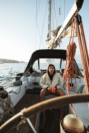 A cover of "sailing" cluster. The owner is artbianque. The cluster consists of 6 elements.