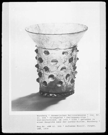 A cover of "Glass" cluster. The owner is mollerstudio. The cluster consists of 13 elements.