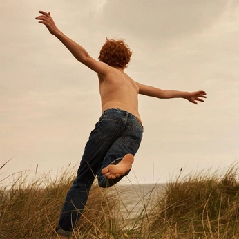 A cover of "Summer Shoot" cluster. The owner is bydamora. The cluster consists of 55 elements.