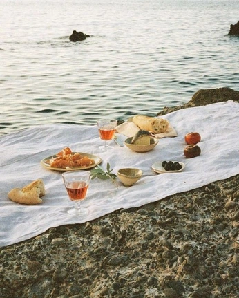 A cover of "Dinner Party" cluster. The owner is strahinja. The cluster consists of 14 elements.