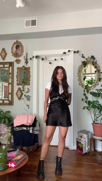 A cover of "🧦✨" cluster. The owner is mlltt. The cluster consists of 27 elements.