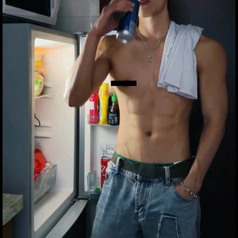 A cover of "Tracing" cluster. The owner is herwitara. The cluster consists of 9 elements.