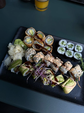 A cover of "the life" cluster. The owner is abmariesc. The cluster consists of 1 element.