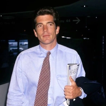 A cover of "Harvey" cluster. The owner is wolfryradwyx. The cluster consists of 21 elements.