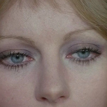 A cover of "makiage" cluster. The owner is moxiestar. The cluster consists of 183 elements.