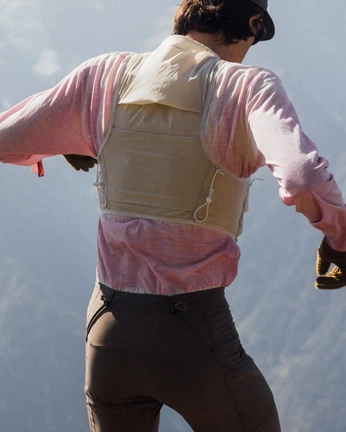 A cover of "Vests" cluster. The owner is rojordan. The cluster consists of 3 elements.