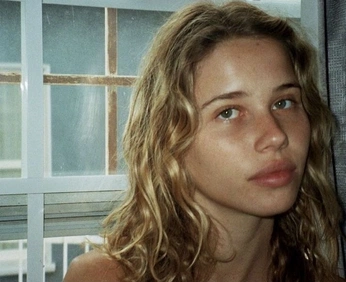 A cover of "Chi 🪐💫🗡️" cluster. The owner is charlottemary. The cluster description is "center-forward for AC, eng writing major, hs track star". The cluster consists of 81 elements.