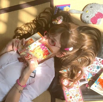 A cover of "References" cluster. The owner is popokii. The cluster consists of 1 element.