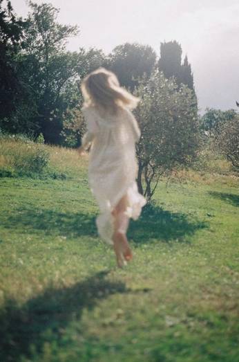 A cover of "Dyana" cluster. The owner is svetaphoton. The cluster consists of 18 elements.