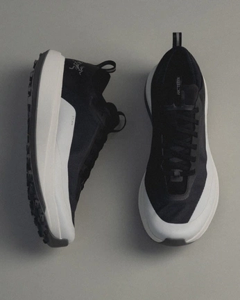 A cover of "footwear new" cluster. The owner is idfkslim. The cluster consists of 135 elements.