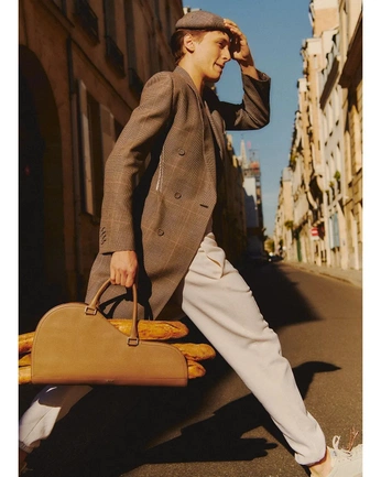 A cover of "Bag Inspiration" cluster. The owner is dncexoxo. The cluster consists of 4 elements.