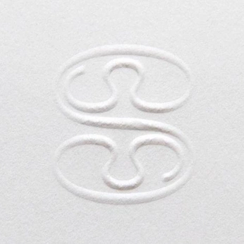 A cover of "logo | u m i" cluster. The owner is laurenp. The cluster consists of 16 elements.