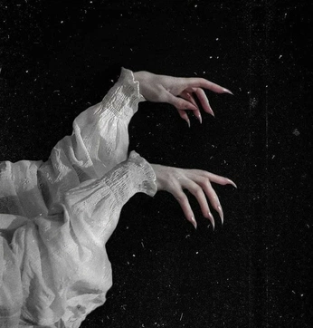 A cover of "moon.sinner" cluster. The owner is oopsuuh. The cluster consists of 21 elements.