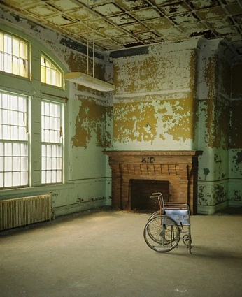 A cover of "Thesis" cluster. The owner is tayglad. The cluster consists of 28 elements.