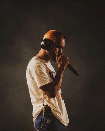 A cover of "frank" cluster. The owner is zogliahere. The cluster consists of 5 elements.