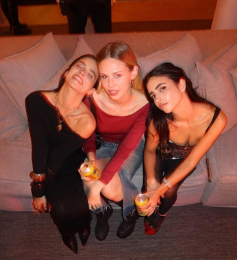 A cover of "photo" cluster. The owner is asphyciel. The cluster consists of 8 elements.