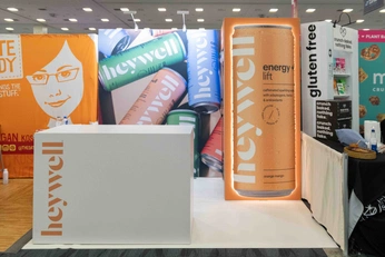 A cover of "APRETUDE" cluster. The owner is monmartinez. The cluster consists of 33 elements.