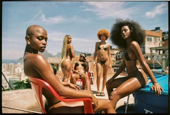 A cover of "BKN #2" cluster. The owner is isabelacamargom. The cluster consists of 4 elements.