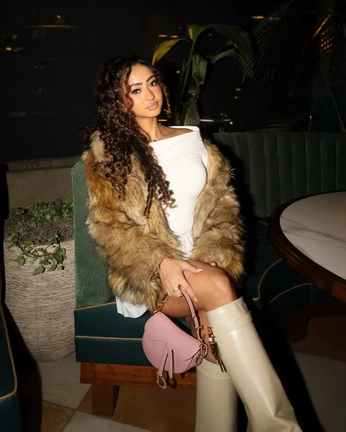 A cover of "Photo Inspiration" cluster. The owner is jasmxn. The cluster consists of 3 elements.