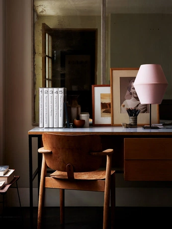 A cover of "Inside" cluster. The owner is gabisolomacha. The cluster consists of 2 elements.