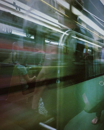 A cover of "foto inspo" cluster. The owner is hellboundtrain. The cluster consists of 4 elements.