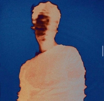 A cover of "Poses" cluster. The owner is eunie. The cluster consists of 4 elements.