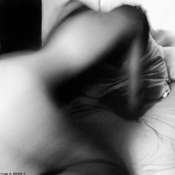 A cover of "Lezbo photoshoot" cluster. The owner is kariferrell. The cluster consists of 7 elements.