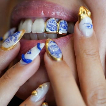 A cover of "Sick sh**t" cluster. The owner is blowouttv. The cluster consists of 3 elements.