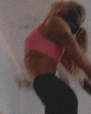 A cover of "Girlie Girl" cluster. The owner is brianajoneschase. The cluster consists of 16 elements.