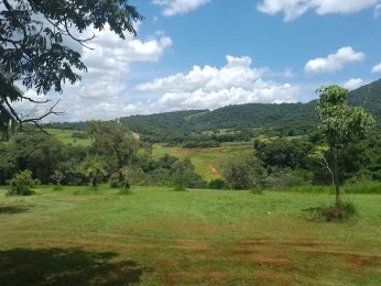 A cover of "inhotim" cluster. The owner is syringa. The cluster consists of 6 elements.