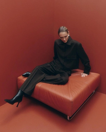 A cover of "WALK" cluster. The owner is castay. The cluster consists of 5 elements.