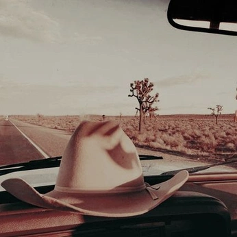 A cover of "RFTB Identity" cluster. The owner is nguyeeennnn. The cluster consists of 124 elements.