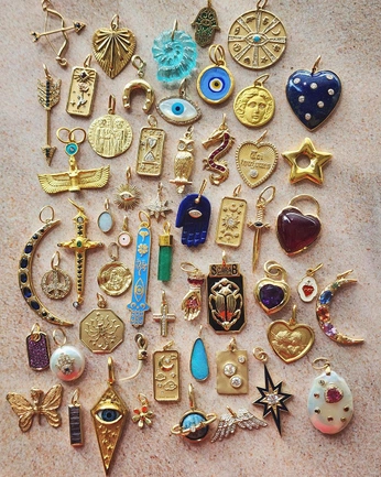 A cover of "Gypsy Jewelry" cluster. The owner is cghirardini. The cluster consists of 105 elements.