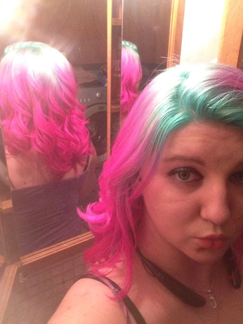 A cover of "dye" cluster. The owner is demo4. The cluster consists of 25 elements.