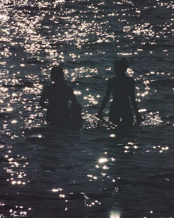 A cover of "pose" cluster. The owner is lonely4rae. The cluster consists of 7 elements.