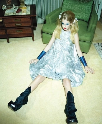 A cover of "ts" cluster. The owner is annikabhilotra. The cluster consists of 9 elements.