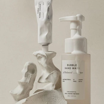 A cover of "Studio E4" cluster. The owner is spencerdwight. The cluster consists of 75 elements.