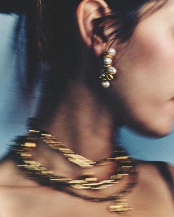 A cover of "sarah rose x ashley rose" cluster. The owner is ashleybatz. The cluster consists of 14 elements.