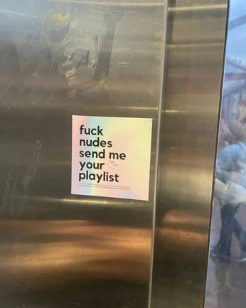 A cover of "skincontact sticker" cluster. The owner is raphaelfeigl. The cluster consists of 5 elements.